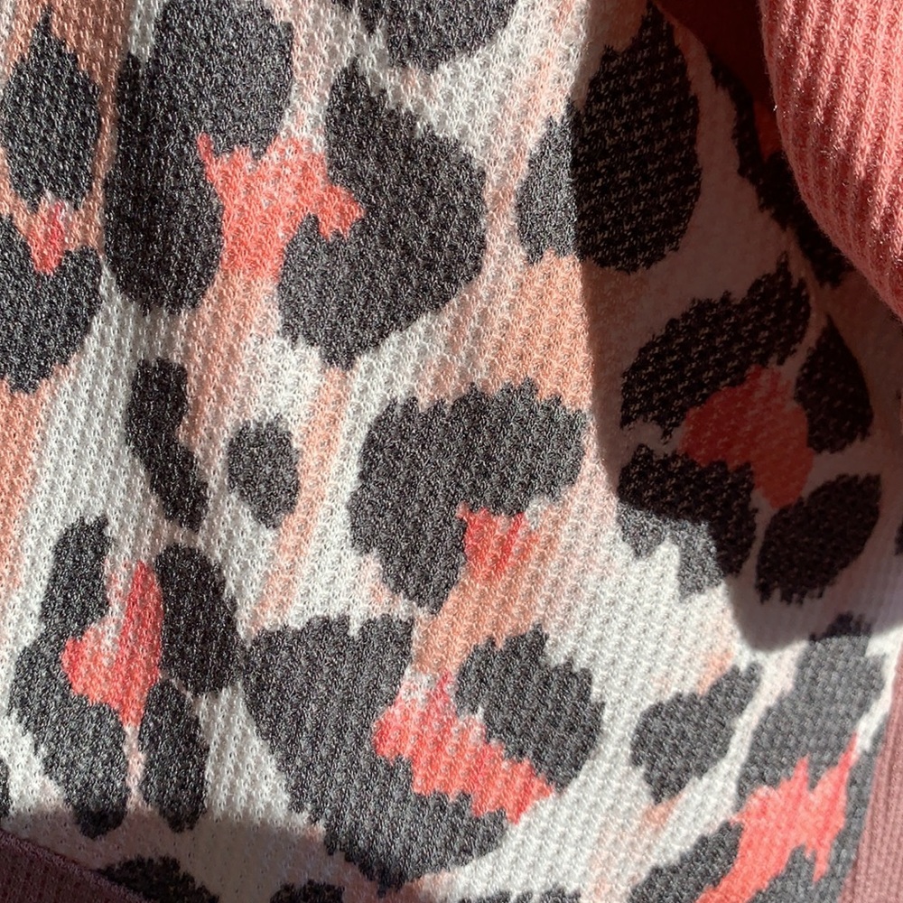 ❌DONATED❌Mauve Blush Pink Cheetah Detail Waffle Tunic Top - Picture 10 of 12